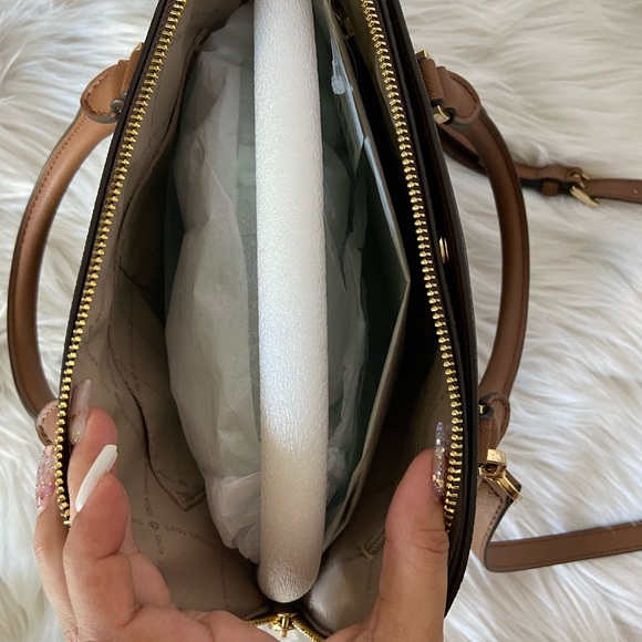 Michael Kors CINDY Large Dome Satchel in BROWN - Picture 5 of 8